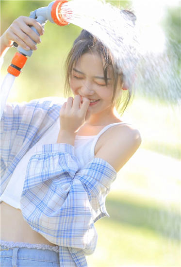 草莓榴莲向日葵秋葵香蕉绿巨人安卓破解版 V14.41